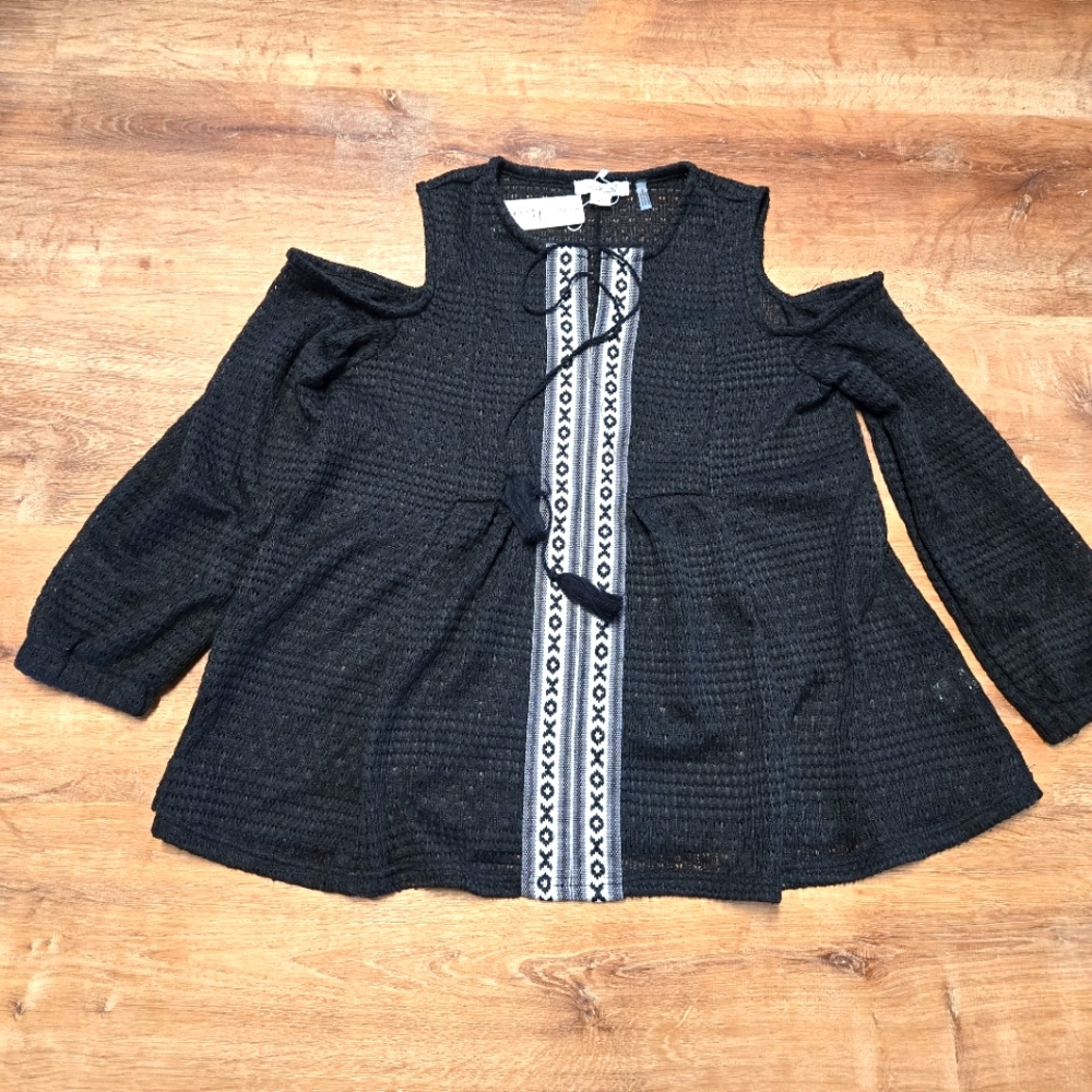 NWT Simply Noelle Black Cold Shoulder Top with Embroidered Detail Size S/M